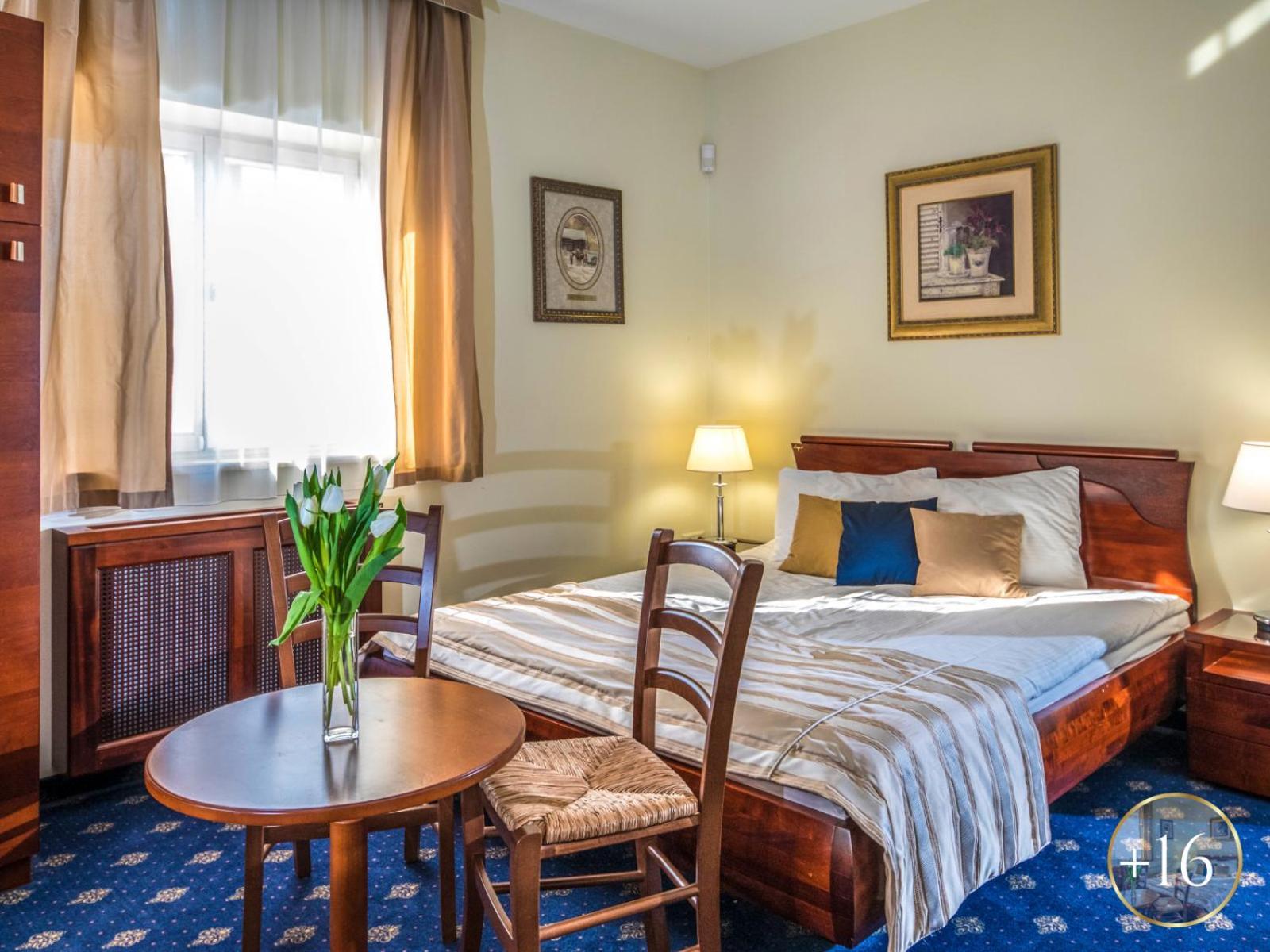 Szarvaskut Hotel Zirc Eksteriør bilde
